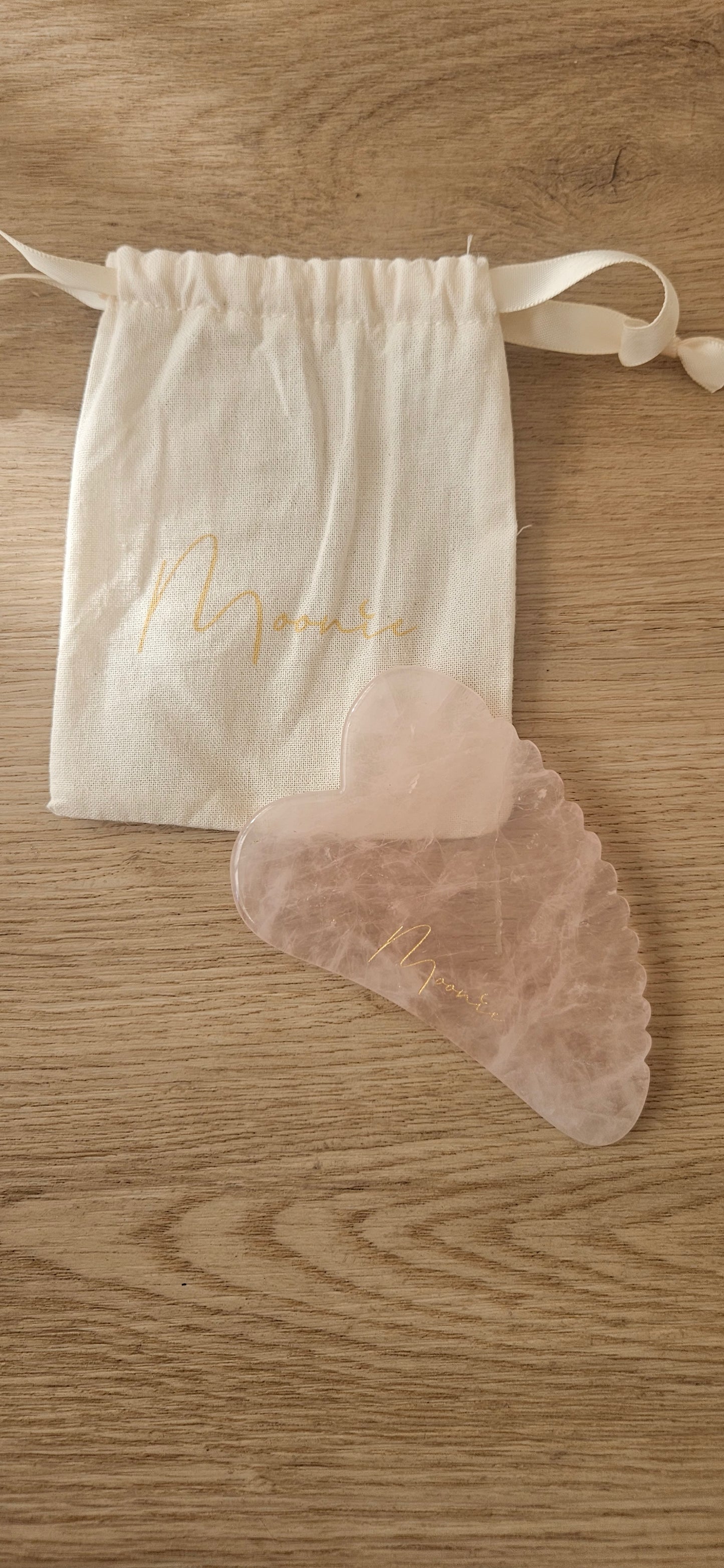 Rozenkwarts facial Gua Sha heart tool